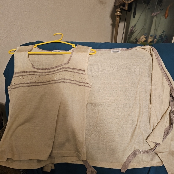 2 piece top and sweater combo - Picture 2 of 7